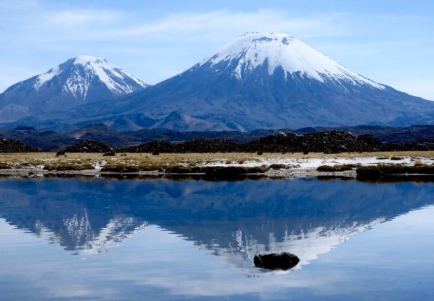 Parinacota e Pomerape: i vulcani “gemelli” sul confine tra Cile e Bolivia © Angelo Pittro/Lonely Planet Italia